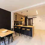 Apartment Bravissimo Les Voltes, Modern 1-bedroom Gerona